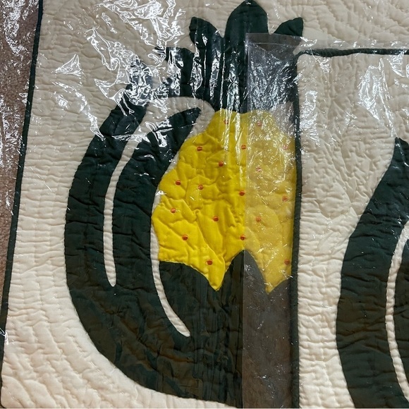 Set of 2 new Pineapple quilted pillow case covers - Picture 4 of 5